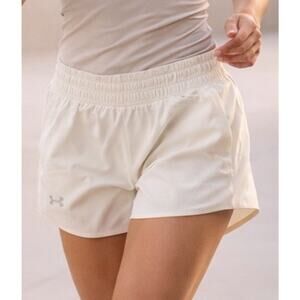 Under Armour Shorts Womens XL White Vanish 3 Inch Loose Athletic Training NWT